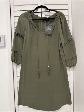 Mlle Gabrielle Olive Peasant Top with V-Neck